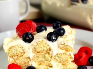 Limoncello Tiramisù with Raspberries and Blueberries
