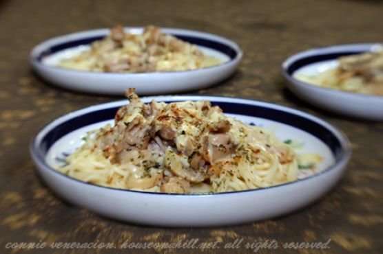 Chicken tetrazzini (Pasta with chicken and mushrooms in cream sauce)