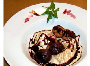 A Fruit That Descended From Paradise – Figs Poached In Red Wine