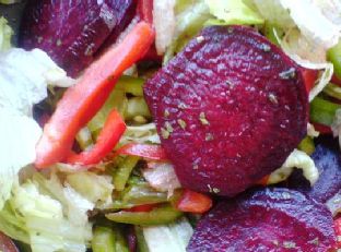 Beet Salad With Peppers and Lettuce