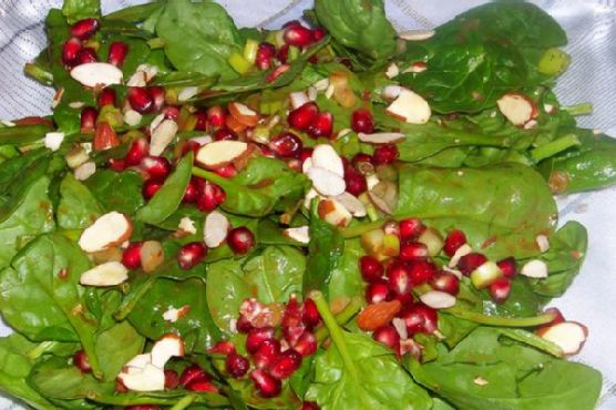 Colorful and Crunchy Pomegranate and Spinach Side Salad