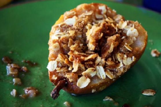 Dessert That's No Problem: Baked Pears with Oatmeal Crumble