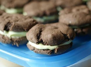 Easy Homemade Oreo Cookies