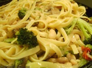 Fettuccine With Beans & Broccoli & Mushrooms