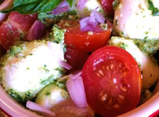 Mozzarella Pesto Salad