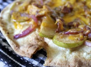 Pita Pizzas with Sautéed Apples and Bacon