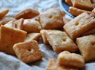 Thyme and Black Pepper Cheez-Its