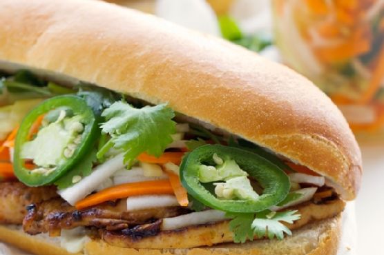 Vietnamese Chicken Sandwich with Pickled Vegetables (Bánh Mì)