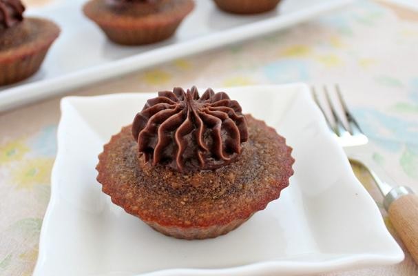 How To Make Almond Coffee Cupcakes with Kahlua Liqueur | Recipe
