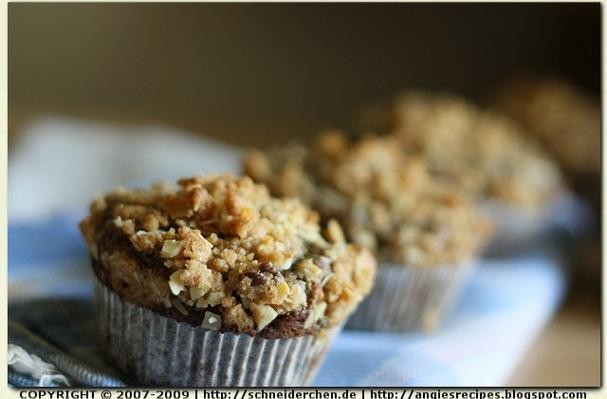 How To Make Blueberry Banana Streusel Muffins | Recipe