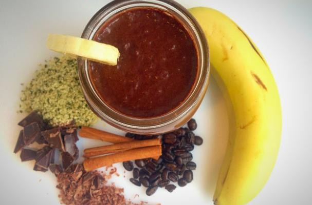 How To Make CHOCOLATE BANANA MORNING BUZZ SMOOTHIE | Recipe