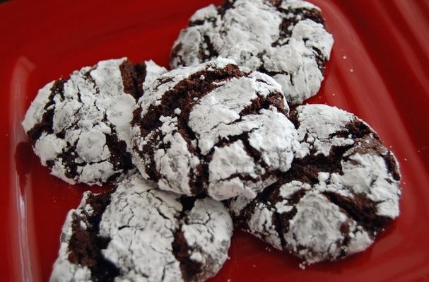 How To Make Chocolate Crinkle Cookies | Recipe
