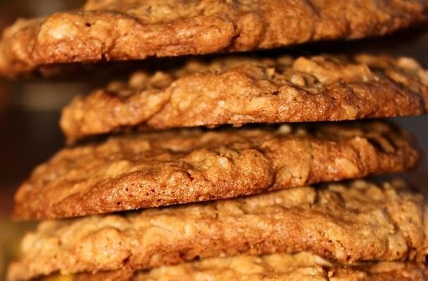 How To Make Cinnamon Toffee Praline Oatmeal Cookies | Recipe