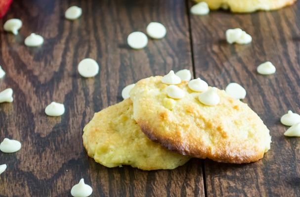 How To Make Flourless Apple Macadamia Cookies | Recipe