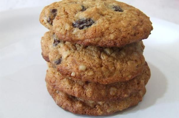 How To Make Gluten Free Oatmeal Raisin Cookies | Recipe