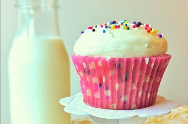 How To Make Homemade Funfetti Cupcakes | Recipe