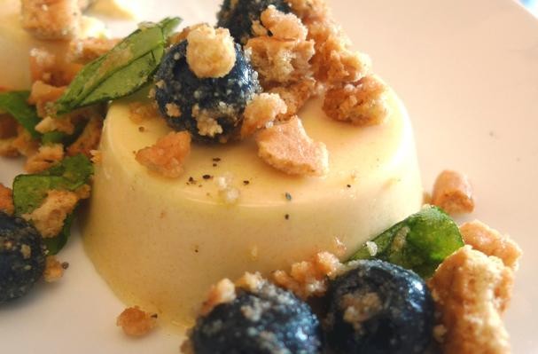 How To Make Honey Panna Cotta With Blueberries and Graham Crackers | Recipe