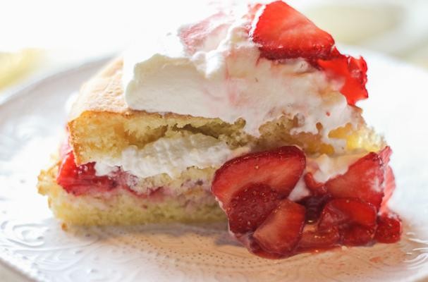 How To Make Strawberries and Cream Cake | Recipe