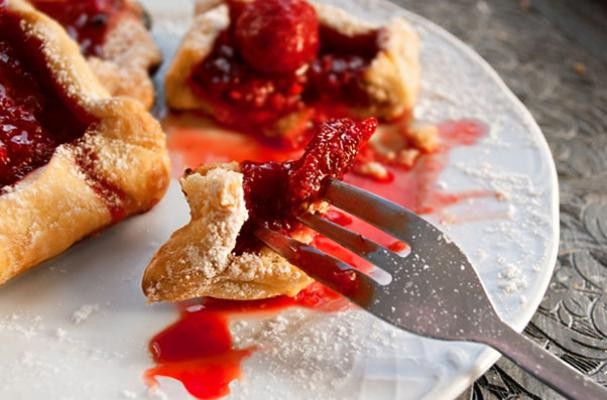 How To Make Strawberry Sauce Tartlets | Recipe