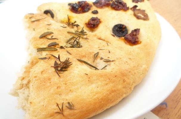 How To Make Sundried Tomato,Olive,Rosemary and Thyme Foccacia Bread | Recipe
