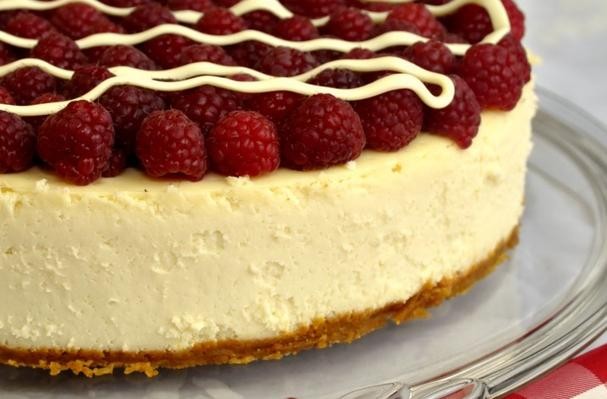 How To Make White Chocolate Cheesecake With Raspberries | Recipe