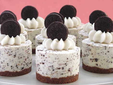 How To Make Oreo Cookies & Cream No-Bake Cheesecake | Recipe