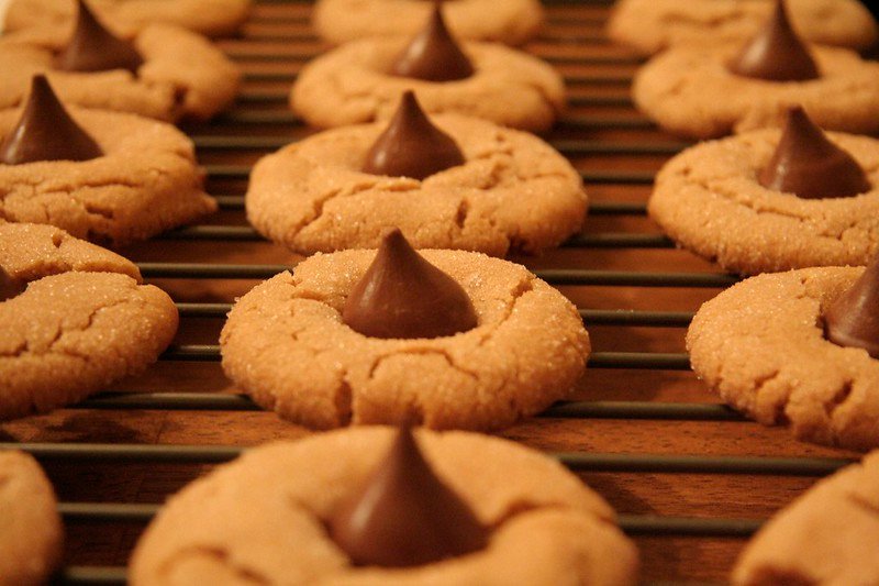 How To Make Peanut Butter Kisses Cookies | Recipe